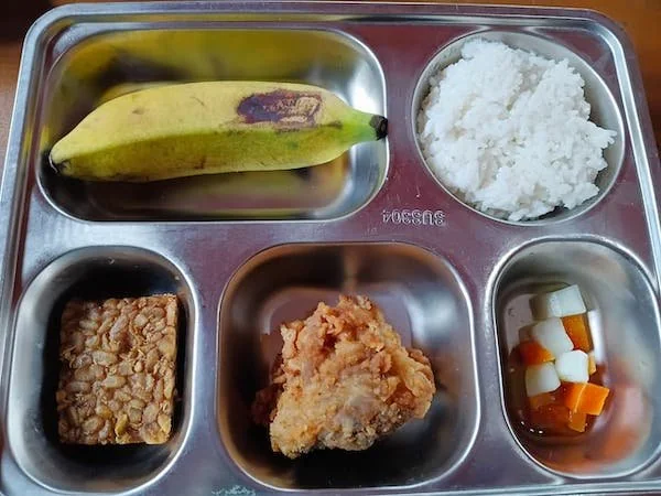 Menu MBG, (Dok: Sinta KabarMakassar).