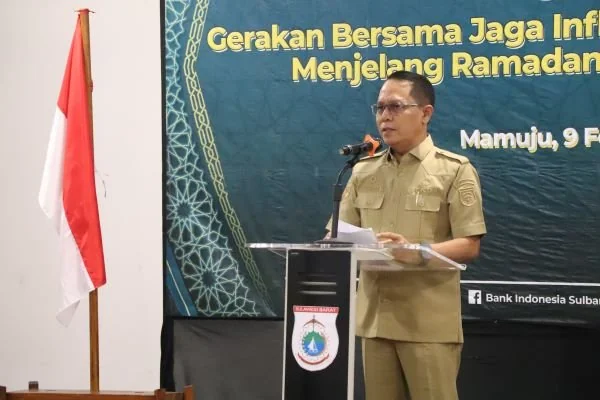 Sekretaris Daerah Provinsi Sulawesi Barat Junda Maulana saat membuka TOT gerakan bersama jaga inflasi (GERAI) Sulawesi Barat menjelang ramadan dan idul fitri 1447 H(dok:ist)