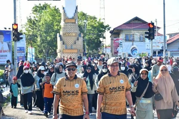 Jalan Sehat dalam rangka Hari Pendidikan Nasional (Hardiknas) tahun 2024.
