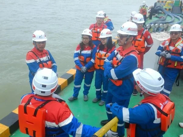 Pertamina Sulawesi Perkuat Budaya Keselamatan dan Keandalan Melalui Management Walkthrough di IT Gorontalo. Dok. Ist