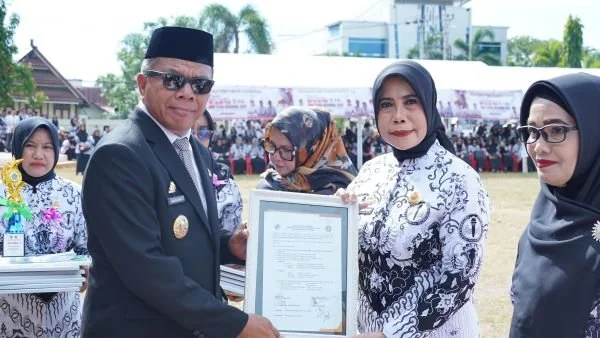 HUT PGRI, Bupati Andi Utta Luncurkan Koperasi Lentera Merah Putih. Dok. Ist