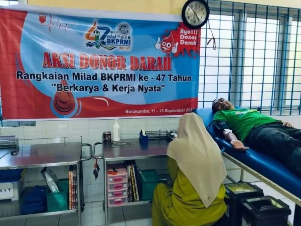 Donor darah dalam rangka Milada ke-47 BKPRMI di UTD RSUD Andi Sulthan Daeng Radja Kabupaten Bulukumba (Dok : Ist).