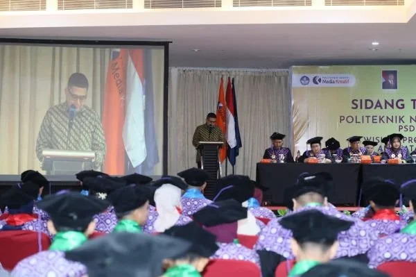 Wali Kota Makassar, Munafri Arifuddin, saat Orasi Ilmiah di Wisuda Ahli Madya Diploma III Polimedia PSDKU Makassar, (Dok: Ist).