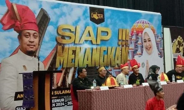 Suasana pembukaan Training of Training Tim Dozer untuk pemenangan bakal paslon gubernur Sulsel Andi Sudirman Sulaiman-Fatmawati Rusdi di Makassar, Kamis (8/8). Foto IST