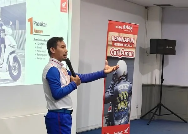 Asmo Sulsel berikan edukasi safety riding untuk siswa-siswi SMKN 5 Pangkep dalam kunjungan industri (Dok: Ist)