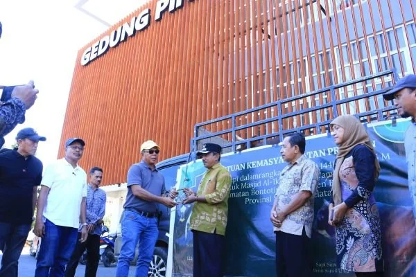 Kabupaten Bulukumba menerima Bantuan Kemasyarakatan Presiden (Banpres) berupa satu ekor sapi kurban (Dok : ist).
