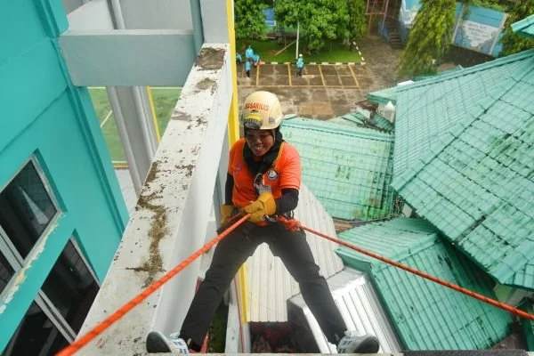 Antusiasme peserta dalam mengikuti pelatihan kesiapsiagaan bencana di kantor PLN UP3 Parepare. (Dok: Ist)