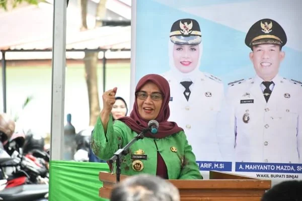 Bupati Sinjai Ratnawati (Dok : Ist).