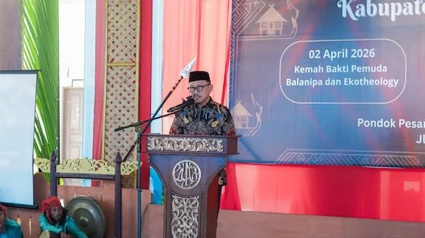 Gubernur Sulbar Suhardi Duka saat menghadiri kongres Rakyat Balanipa(dok:ist)