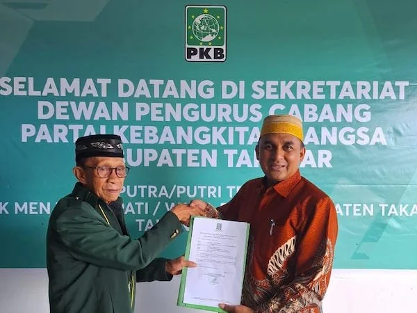 Faisal Amir atau FA secara resmi mendaftar di Sekretariat DPC PKB Takalar sebagai bakal calon Bupati Takalar 2024-2029. Dok IST