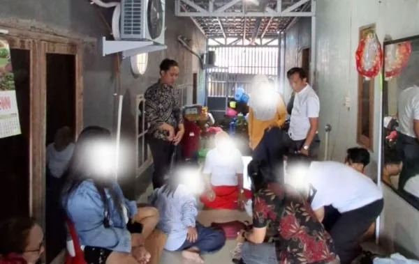 Pelaku judi saat diamankan pihak kepolisian (Dok : Ist).