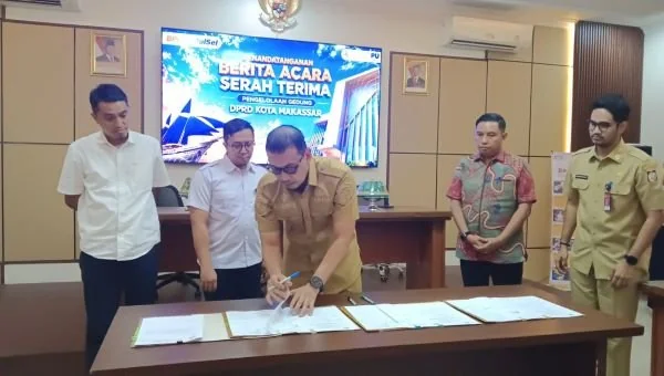 Penandatanganan BAST pembangunan Gedung DPRD Kota Makassar, (Dok: KabarMakassar).