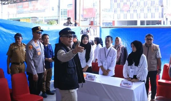 Pj Gubernur Sulsel, Prof Zudan Arif Fakrulloh saat melakukan peninjauan persiapan Pilkada serentak (Dok: Ist).
