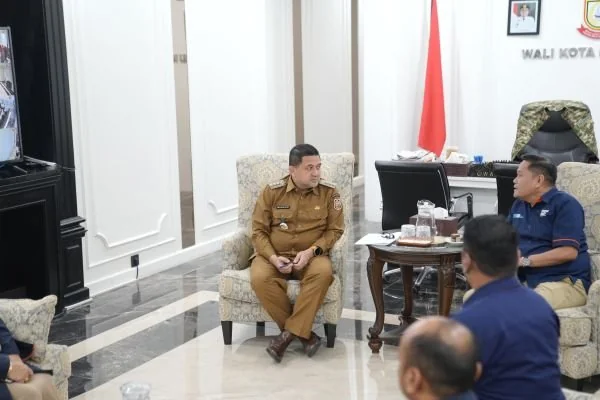 Audiensi PT Pos Indonesia Regional VI Makassar, dengan Wali Kota Makassar Munafri Arifuddin, (Dok: Ist).