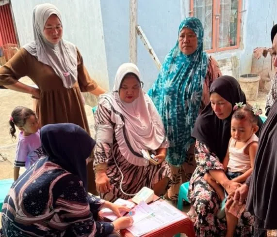 Pemeriksaan kesehatan warga (Dok: Int)