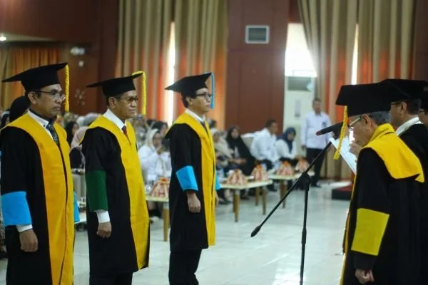 Ketua PWNU Sulawesi Selatan Prof KH Hamzah Harun Al-Rasyid resmi menjabat Guru Besar bidang Teologi Islam UIN Alauddin Makassar.
