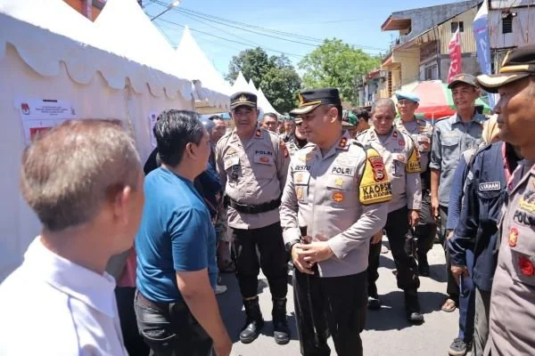 Kapolres Pelabuhan Makassar, AKBP Restu Wijayanto bersama jajaran (Dok: Ist).