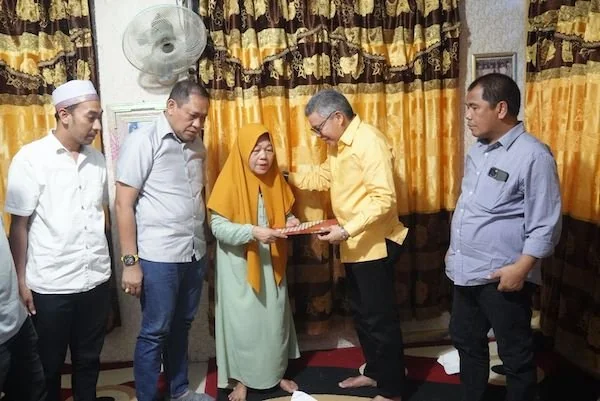 Ketua DPD Partai Golkar Sulawesi Selatan, Taufan Pawe, Sambangi Rumah Duka, (Dok: Ist).
