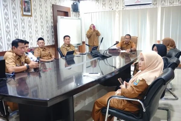 Pj Sekda Jeneponto, Maskur saat menghadiri rakor virtual bersama Kemendagri. (Dok: Ist)