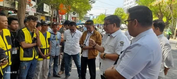Sosialisasi Penggunaan QrRIS untuk Jukir di Jalan Boulevard (Dok: Ist)