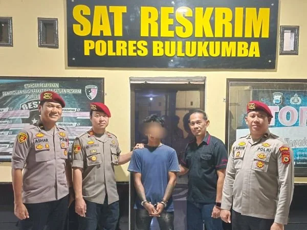 Terduga pelaku saat diamankan di Polres Bulukumba (Dok : Ist).