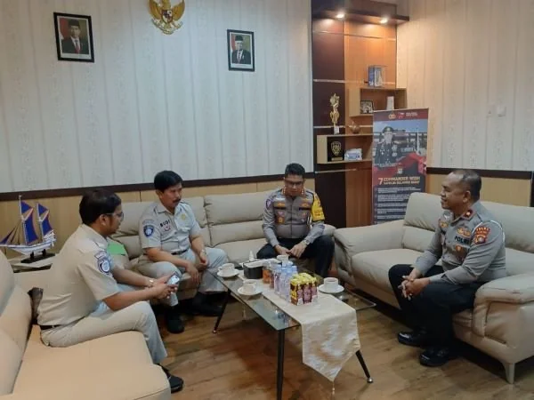 Tingkatkan Kualitas Penanganan Kecelakaan, Dirlantas Polda Sulbar Terima Kunjungan Jasa Raharja Mamuju.