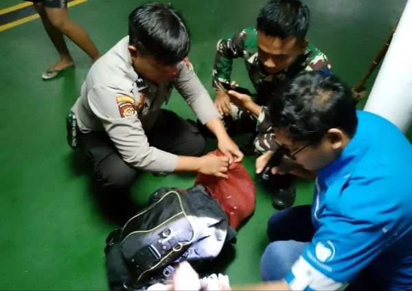 Barang bawaan penumpang KM Laskar pelangi saat diamankan aparat (Dok : Ist).