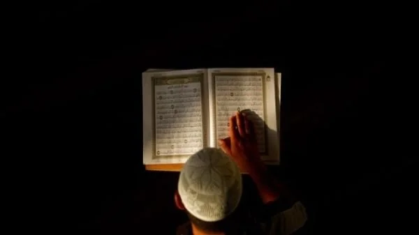 Ilustrasi membaca Al-Quran (Dok: Int)