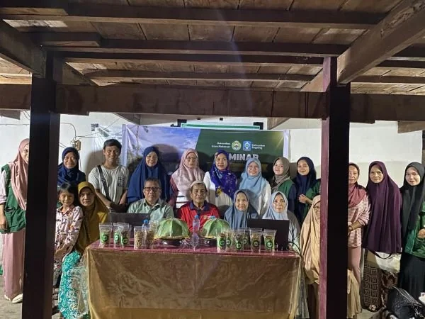 Mahasiswa KKN UIM penempatan Kelurahan Ompo Kecamatan Lalabata Kabupaten Soppeng (Dok : Ist).