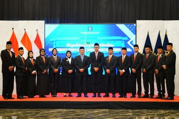 Kakanwil Kemenkum Sulsel resmi mengambil sumpah dan melantik 11 Pejabat Penyidik Pegawai Negeri Sipil (PPNS) dari berbagai instansi pemerintah daerah (Dok : Ist).