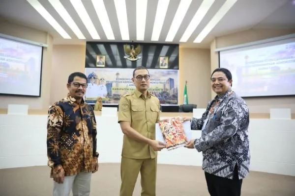 Sekretaris Daerah (Sekda) Makassar, Zulkifly, menerima rombongan Studi Lapangan Pelatihan Kepemimpinan Administrasi (PKA) Angkatan I Kabupaten Halmahera Selatan, (Dok: Ist).