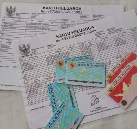 ilustrasi KTP dan KK, (Dok: Ist).