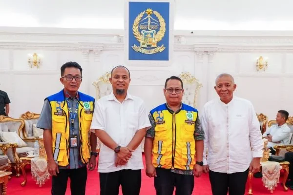 Gubernur Sulsel Andi Sudirman Sulaiman menerima kunjungan Direktorat Jenderal Prasarana Strategis Kementerian PUPR di Rujab Gubernur Sulsel (Dok : Ist).