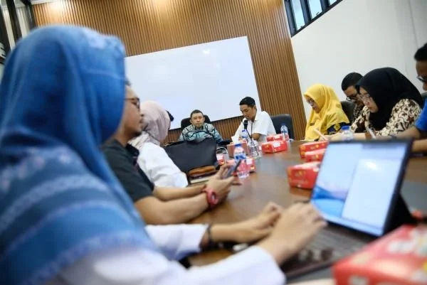 Rapat kordinasi yang berlangsung di ruang IPAL Losari, Jl Metro Tanjung Bunga (Dok : Ist).