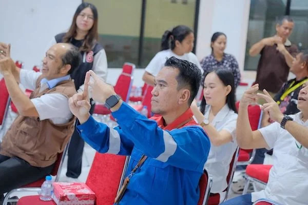 Pertamina Sulawesi Latih Petugas SPBU Bahasa Isyarat. Dok. Ist