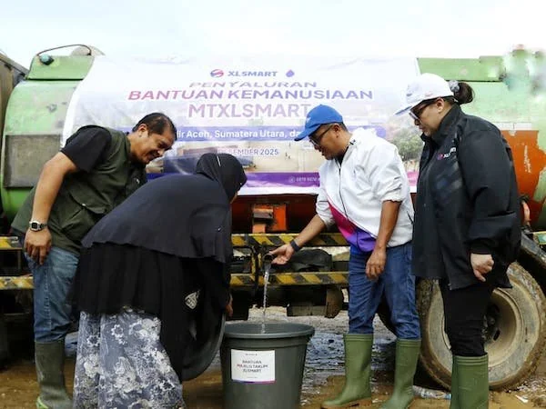 Bantuan karyawan XLSMART melalui MTXLSMART mencakup kebutuhan pokok, air bersih juga penguatan spiritual serta pendampingan psikologis bagi anak-anak penyintas banjir bandang (Dok: Ist)