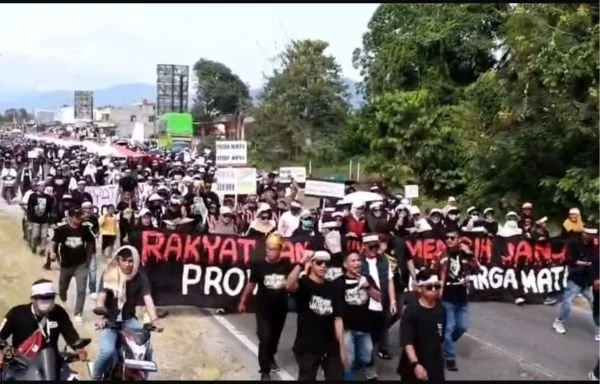 Aksi demontrasi menuntut pemekaran Luwu Tengah dan Provinsi Luwu Raya. (Dok: Ist)
