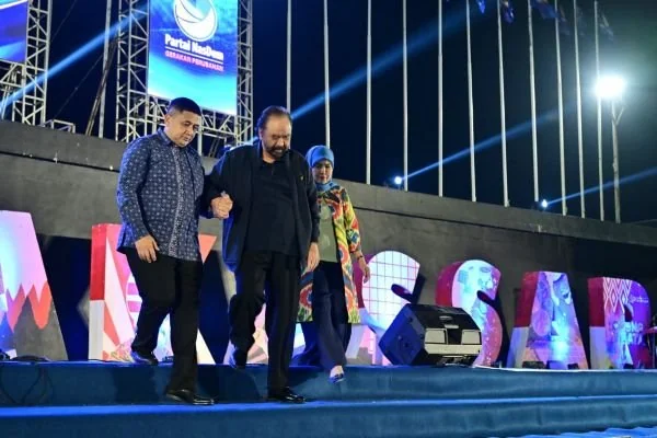 Suasana Anjungan Pantai Losari saat Wali Kota Makassar Munafri Arifuddin, Menjamu Kader dan Ketum Nasdem Surya Paloh di Anjungan Pantai Losari, (Dok: Ist).