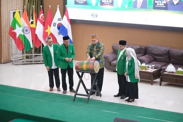 Kepala Badan Riset dan Inovasi Nasional (BRIN), Prof. Arif Satria, saat menghadiri International Conference Pascasarjana UMI 2026 (dok. Ist)