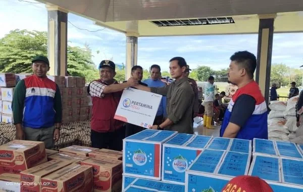 Pertamina Patra Niaga Regional Sulawesi melalui Sales Retail Area Sulselbar, Fuel Terminal Palopo serta Aviation Fuel Terminal  Hasanuddin sigap menyalurkan bantuan untuk korban banjir di Kabupaten Luwu.