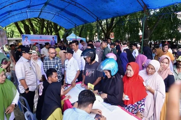 Pj Gubernur Sulsel, Bahtiar Baharuddin, melakukan peninjauan di empat lokasi pelaksanaan GPM di Kabupaten Bone.