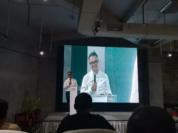 CEO PT Kabar Grup Indonesia, Upi Asmaradhana saat Membuka Lokakarya Penguatan Jurnalisme dan Teknologi, (Dok: KabarMakassar).