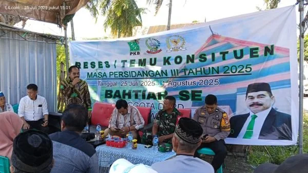 Anggota DPRD Provinsi Sulawesi Selatan dari fraksi Partai Kebangkitan Bangsa (PKB), Bahtiar, saat mengunjungi ratusan simpatisannya di daerah pemilihannya (Dapil) IV, Kabupaten Jeneponto (Dok : Ist).