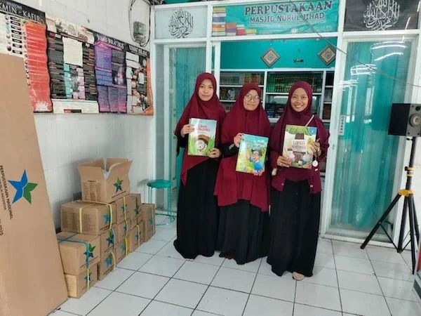 Perpustakaan Masjid Terima Bahan Bacaan Bermutu. Dok. Ist