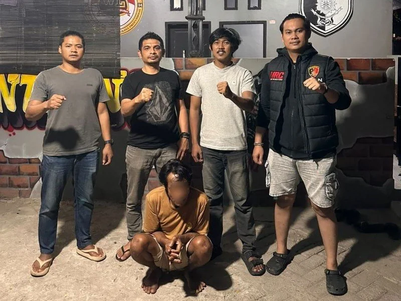 Tim URC Resmob Satreskrim Polres Bantaeng mengamankan NA, terduga pelaku pencurian tembaga di Kecamatan Bissappu (Dok: Ist)