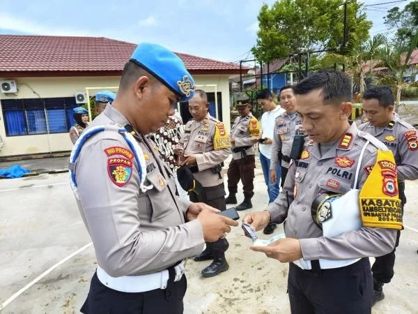 Tim Bidpropam Polda Sulsel bersama Tim Bidokkes Polda Sulsel melaksanakan operasi Penegakan dan Penertiban Disiplin di Polres Sinjai (Dok : Ist).