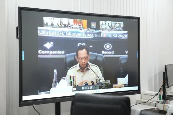 Menteri Dalam Negeri (Mendagri) Muhammad Tito Karnavian saat Rakor Nasional secara Virtual, (Dok: Ist).