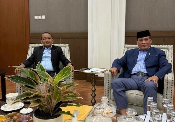 Tokoh Senior Golkar Sulsel, Nurdin Halid, dan Ketua Umum Partai Golkar Bahlil Lahadalia, (Dok: Ist).