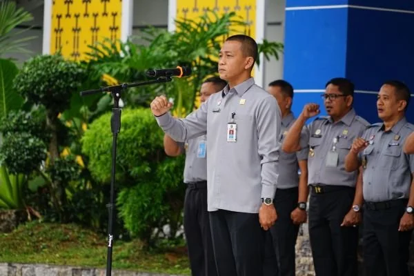 Kakanwil Kemenkum Sulbar saat memimpin apel perdana tahun 2026 (dok:ist)
