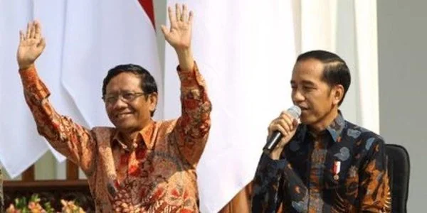 Presiden Joko Widodo dan Menkopolhukam Mahfud MD. Foto INT